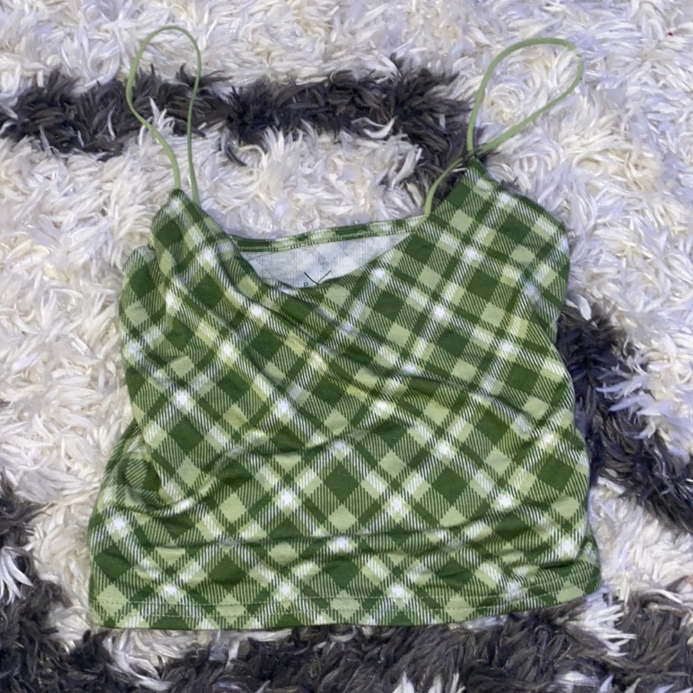 Crop top.
